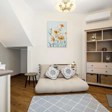 Rosalie Apartament Parnawa